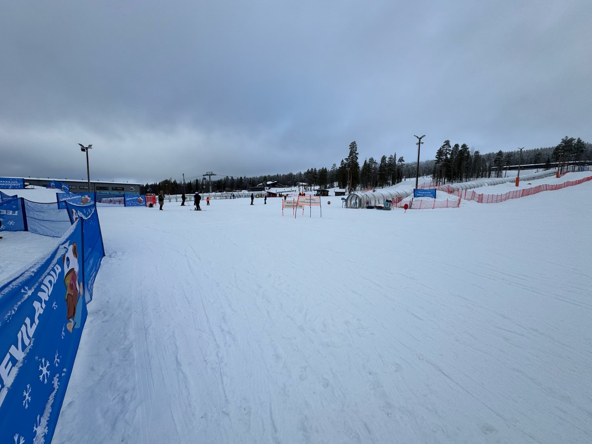 Leevilandia’s snow activities and beginner slopes